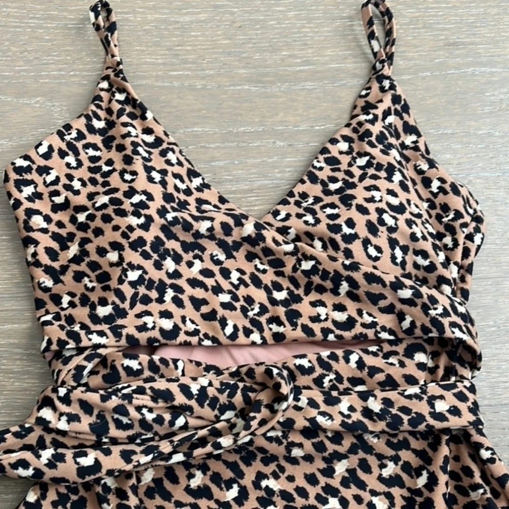 Aerie Women's Leapard Wrap Full One Piece Swimming Suit Size Small Long